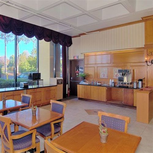 Knights Inn Six Flags Lodge West ร้านอาหาร รูปภาพ